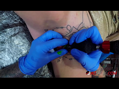 ❤️ Sully Savage oo aad u tattooed ayaa Kintirkeeda ku sawirtay tattoo ☑  annaga %so.friendmap.top ❌️❤